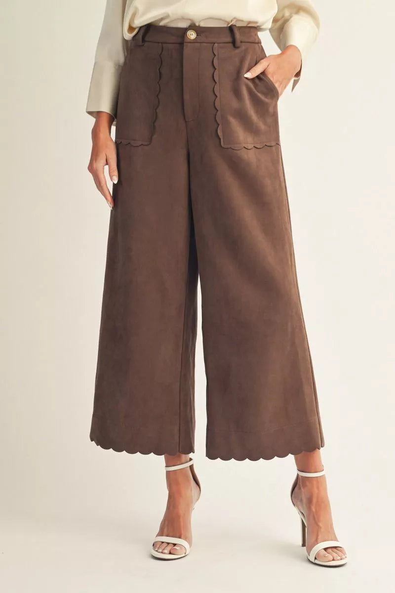 Sweetheart Scallop Pants